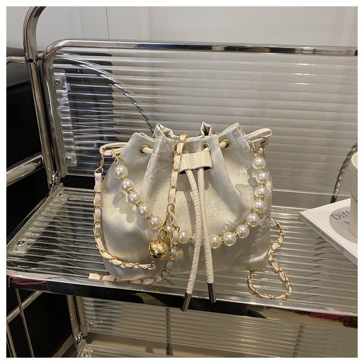 Chinese Embroidery Bucket Bag - Chandeliers Floral Embroidery RM127 (P-2299)